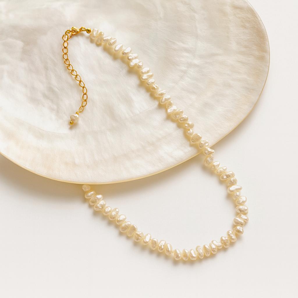 Cantik Baroque Pearls Choker