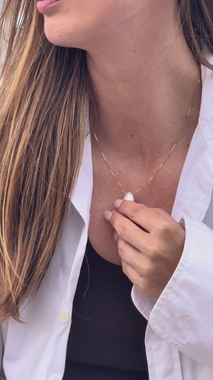 The Pearl Drop Necklace